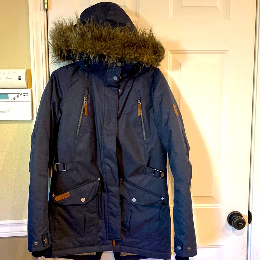 SUPER warm winter coat. Omni heat technology for extra warmth.